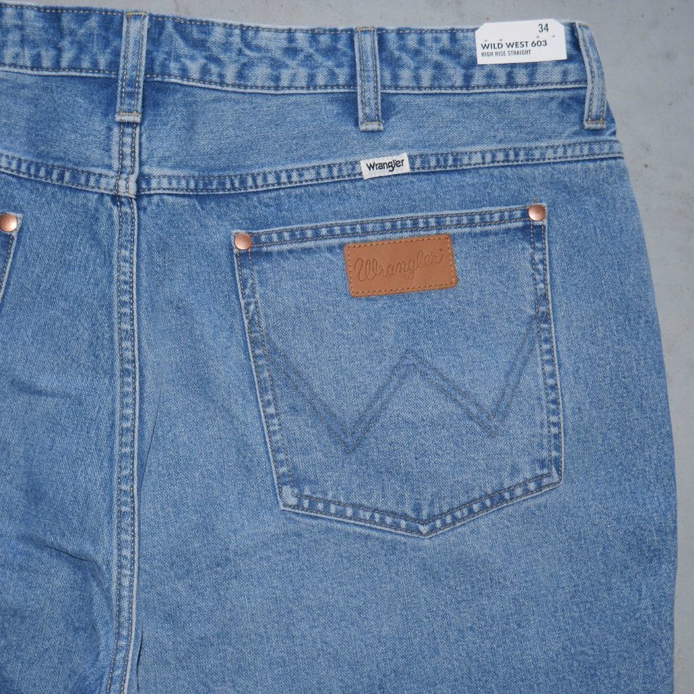Wrangler Women's Wild West 603 High Rise Distressed Cropped Jeans Size 34x28 - Picture 16 of 16